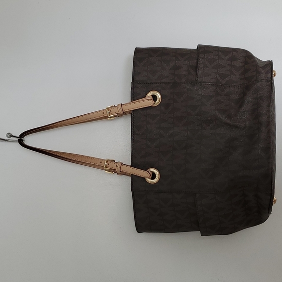 Michael Kors Signature Jet Set Travel Shoulder Bag - Picture 6 of 12